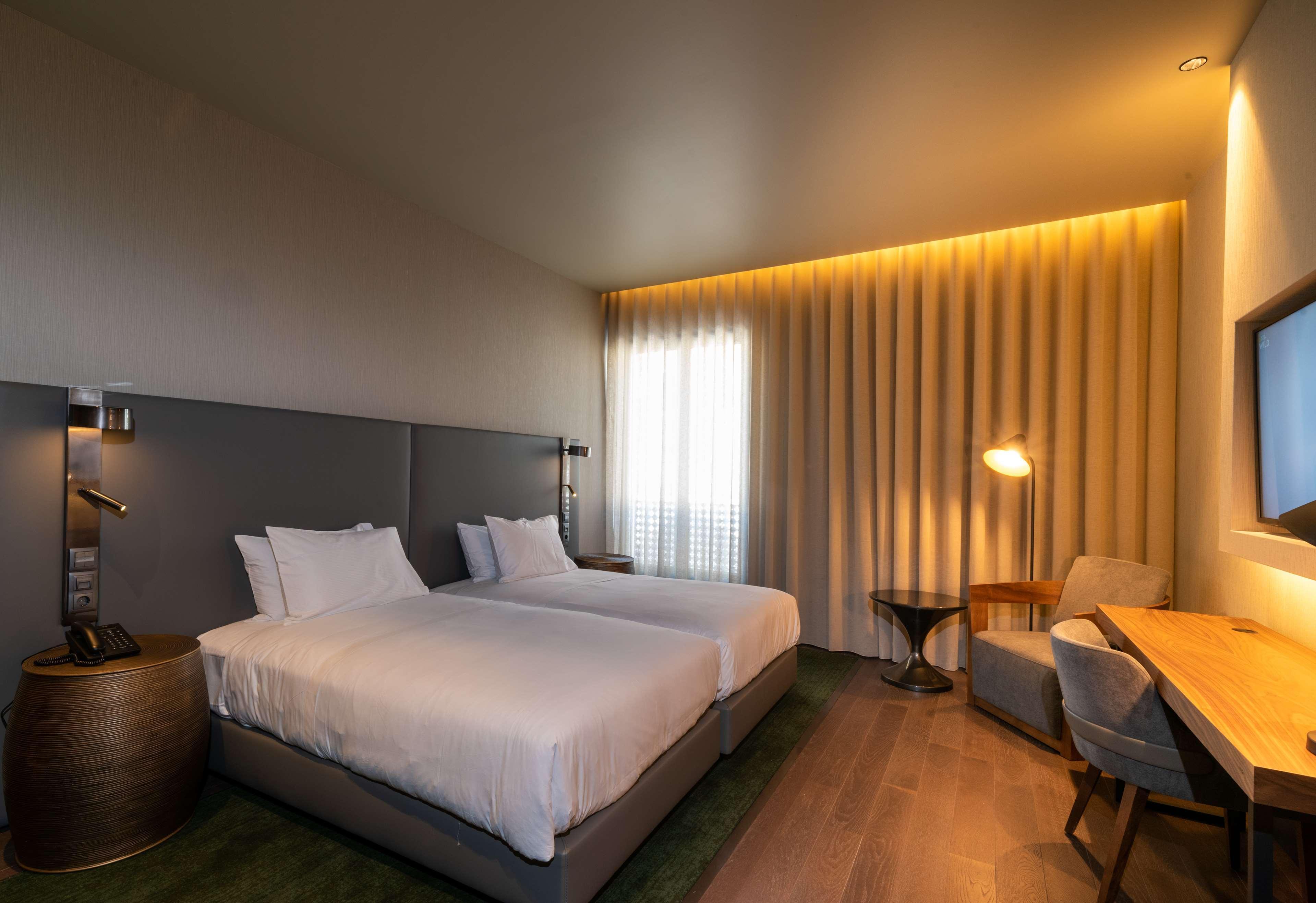 Hilton Porto Gaia Hotel Vila Nova de Gaia Kültér fotó A room at the hotel