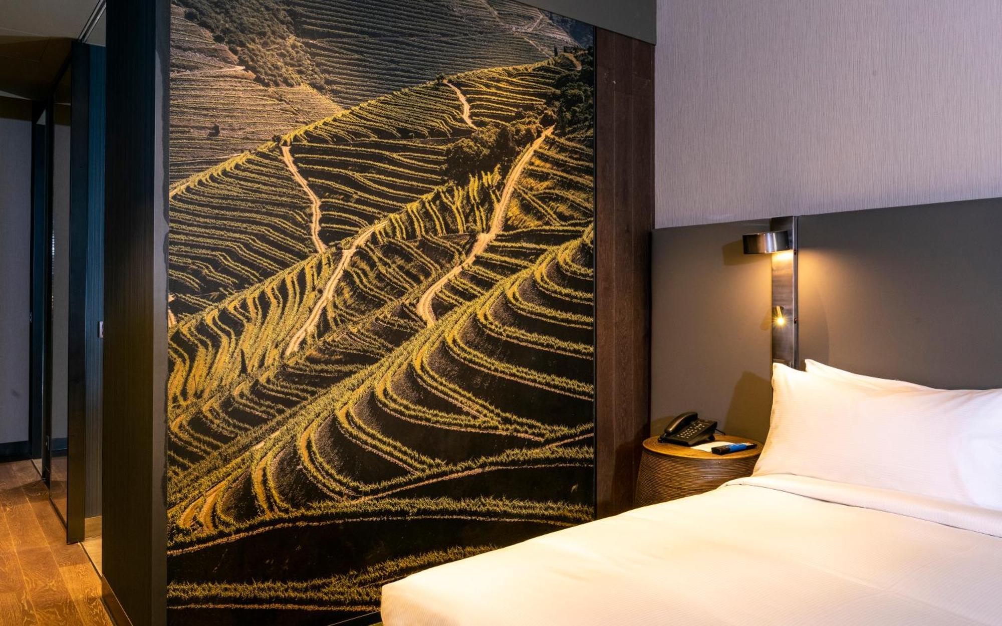 Hilton Porto Gaia Hotel Vila Nova de Gaia Szoba fotó A room at the hotel