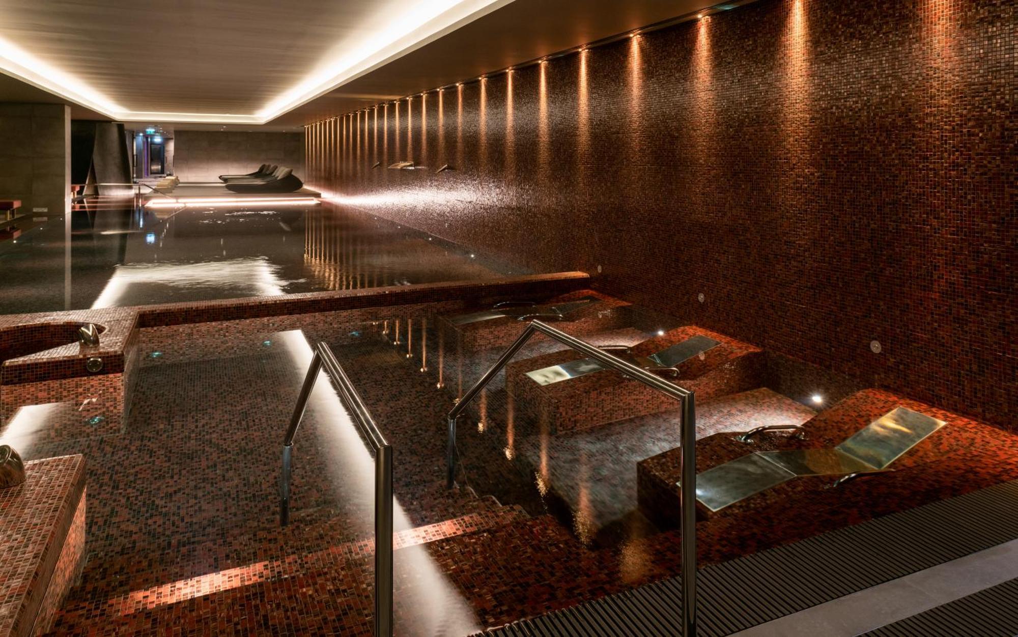Hilton Porto Gaia Hotel Vila Nova de Gaia Kültér fotó The spa at The Landmark